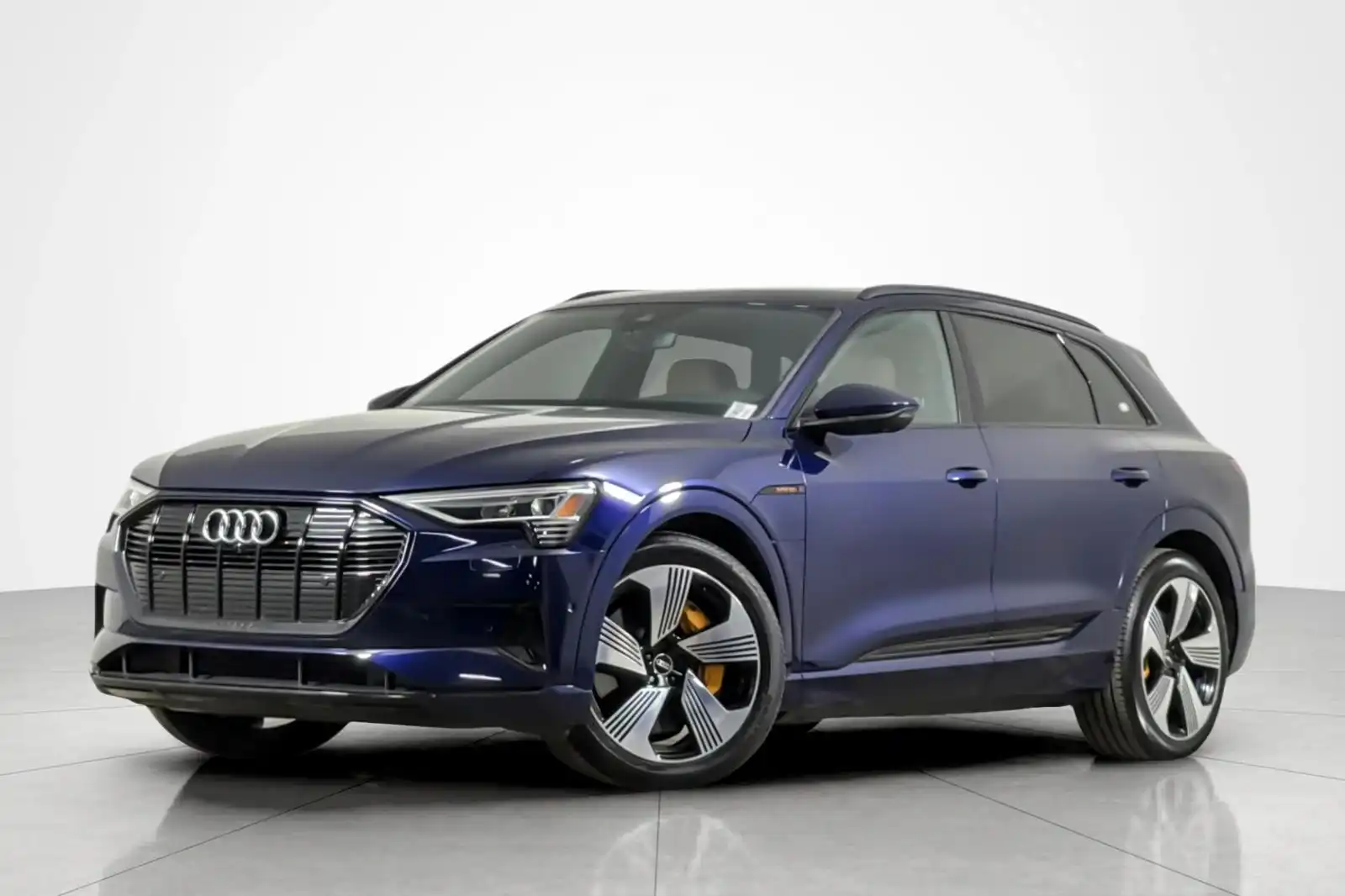 2022 Audi e-tron 95 kWh Premium Plus quattro's photo