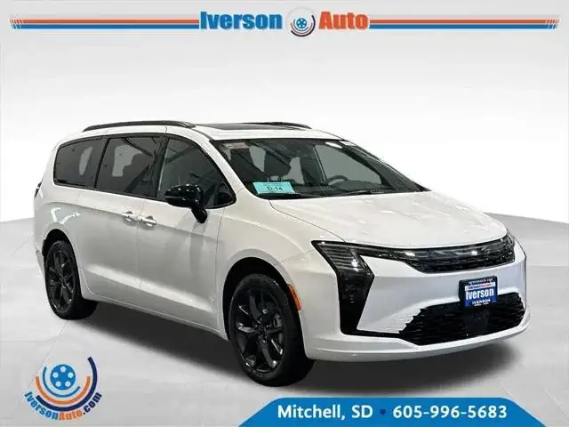 2027 Chrysler Pacifica Limited AWD photo 1