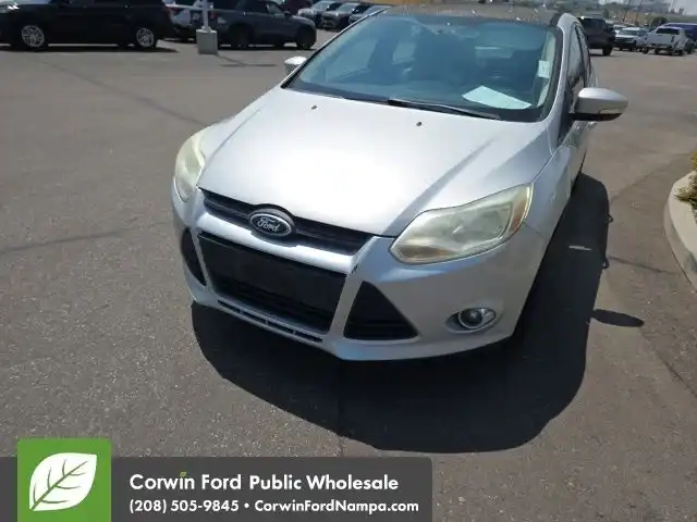 2014 Ford Focus Sedan SE's photo