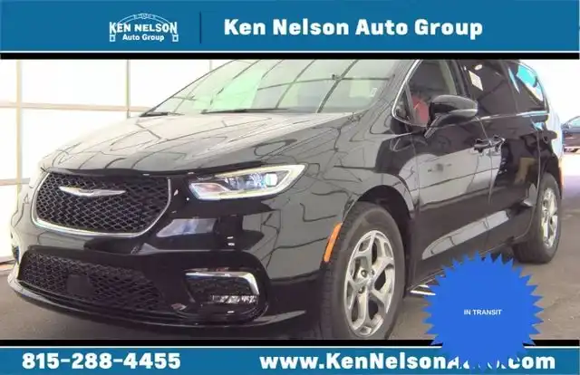 2024 Chrysler Pacifica Limited AWD's photo