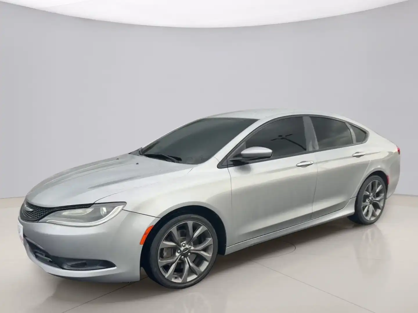 2015 Chrysler 200 S's photo