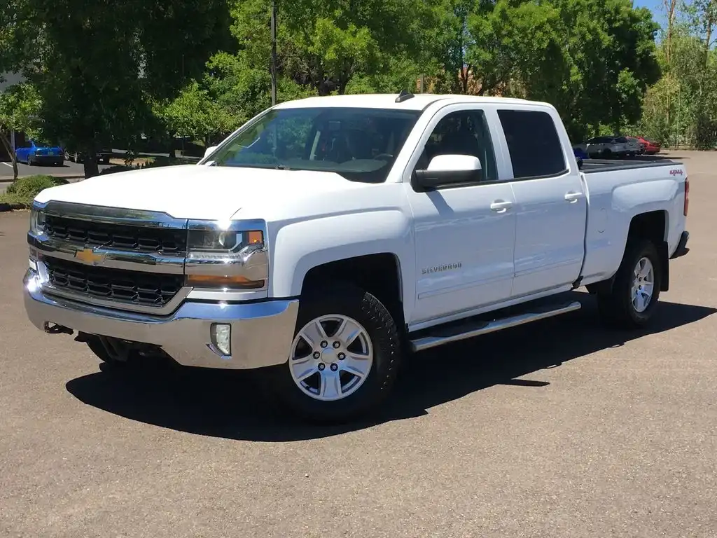 2017 Chevrolet Silverado 1500 LT 4X4 Crew Cab Short Box's photo