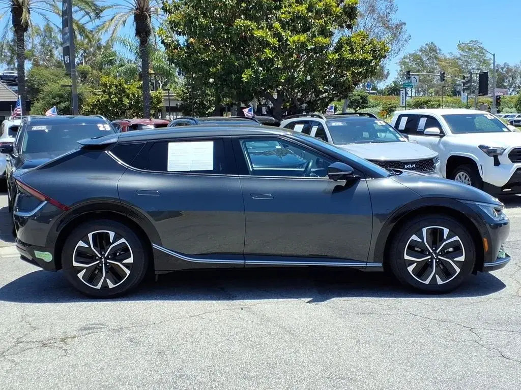 2023 Kia EV6 Wind AWD photo 4
