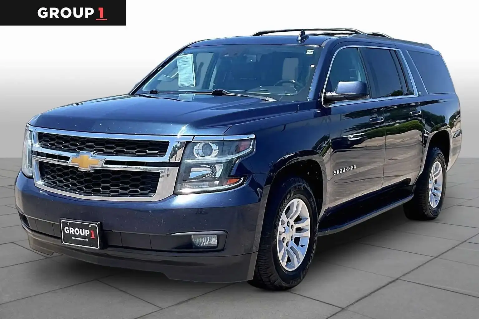 2018 Chevrolet Suburban 4WD 1500 LT's photo