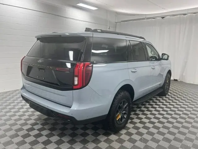 2025 Ford Expedition Tremor 4x4 photo 5
