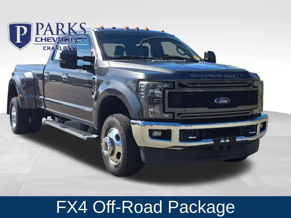2017 Ford F-350 Lariat 4WD Crew Cab DRW 8' Box's photo