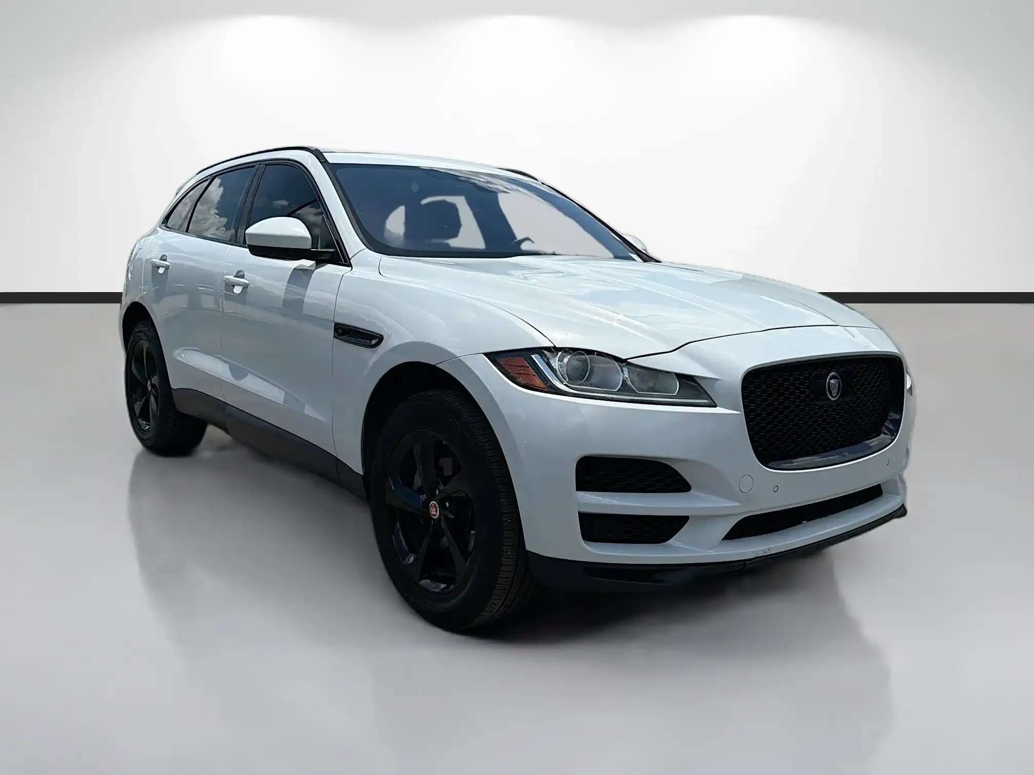 2019 Jaguar F-PACE 25t Premium AWD's photo