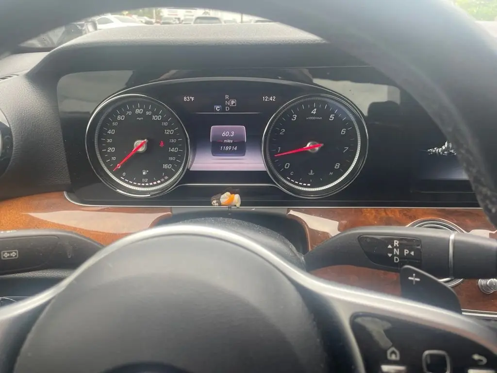 2019 Mercedes-Benz E-Class E300 4MATIC photo 3