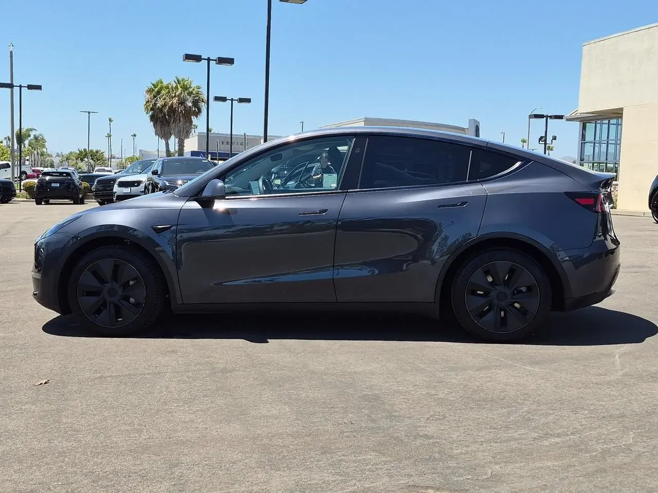 2025 Tesla Model Y Long Range RWD photo 3