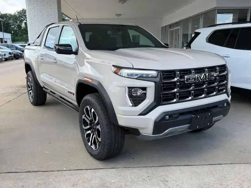 2026 GMC Canyon 4WD AT4 Crew Cab Short Box's photo