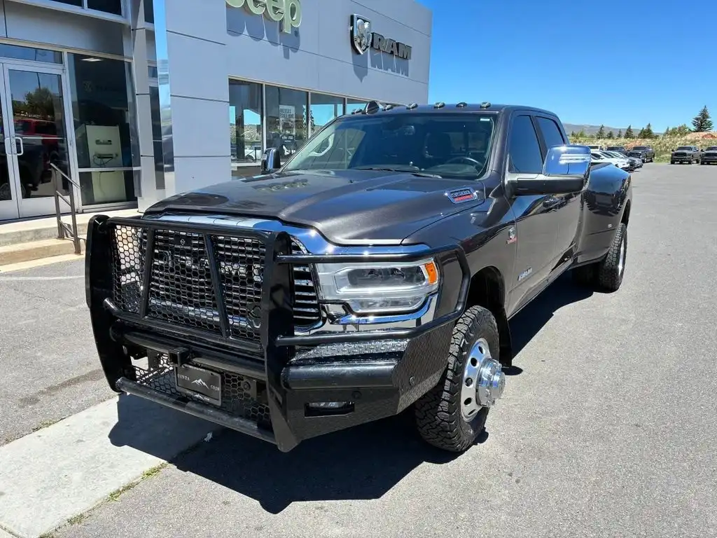 2024 RAM 3500 Laramie 4X4 Crew Cab LWB's photo
