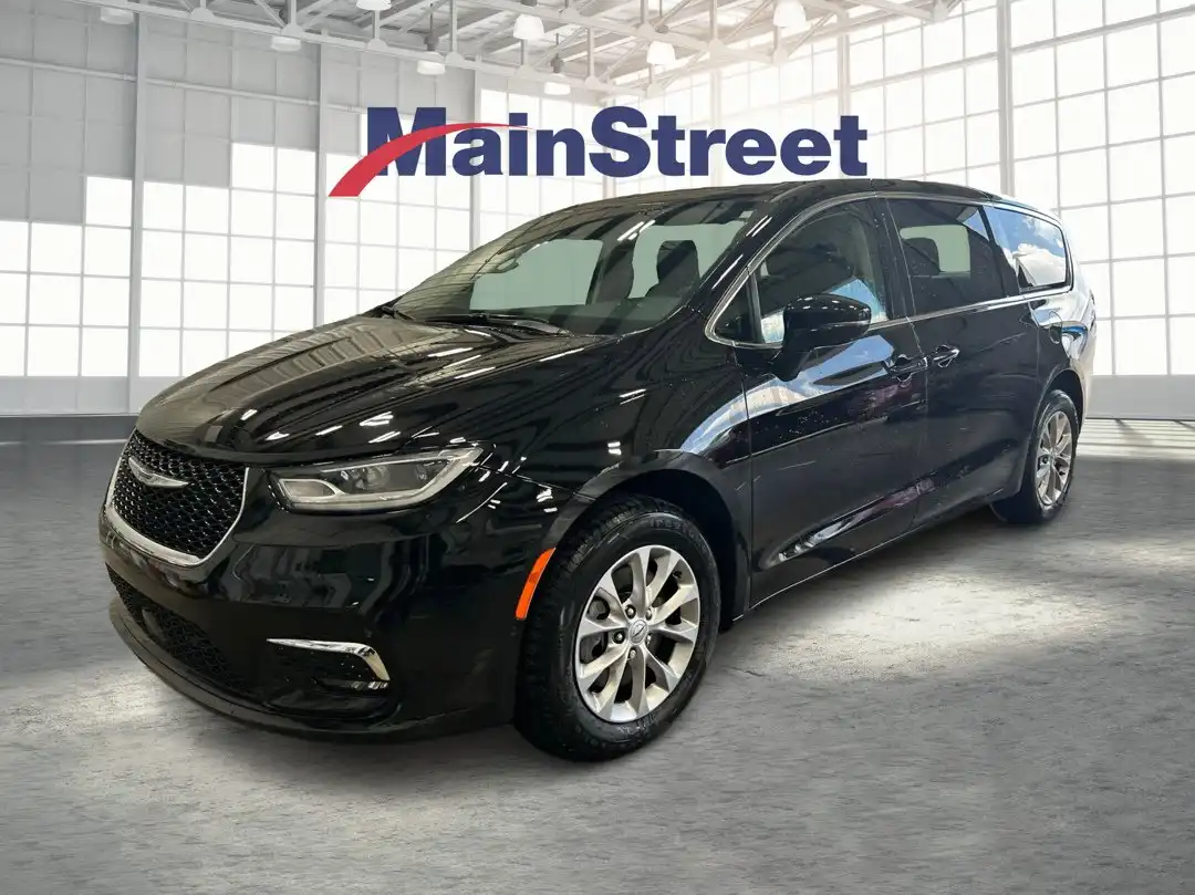2024 Chrysler Pacifica Touring L AWD's photo