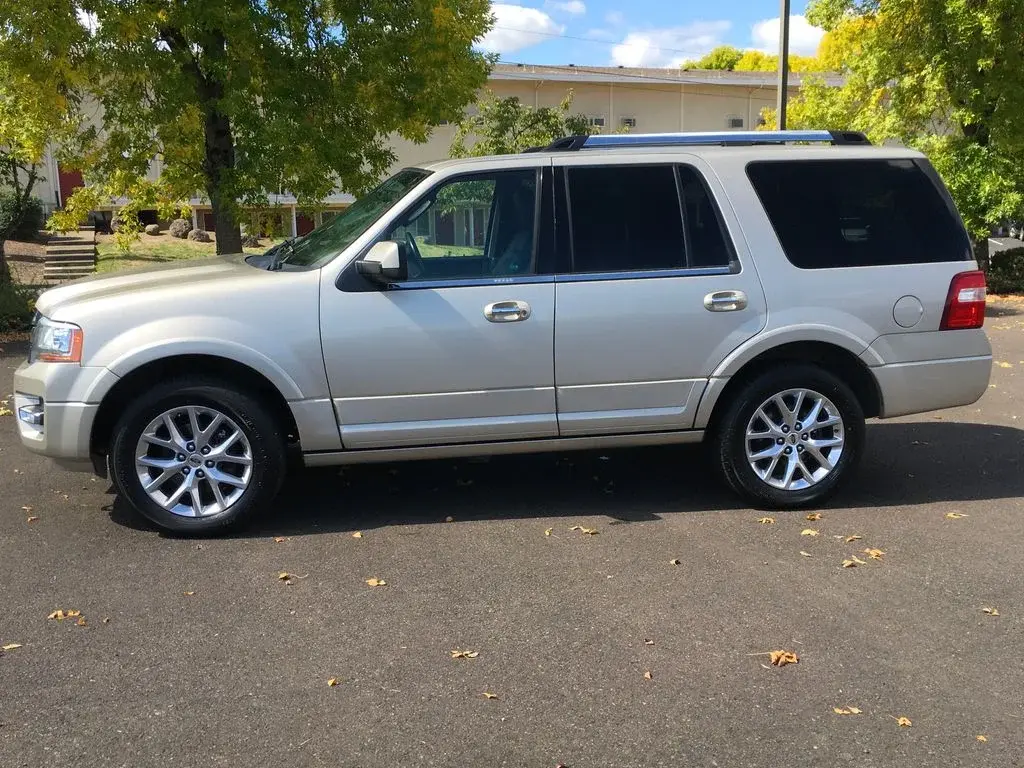 2017 Ford Expedition Limited 4WD photo 3