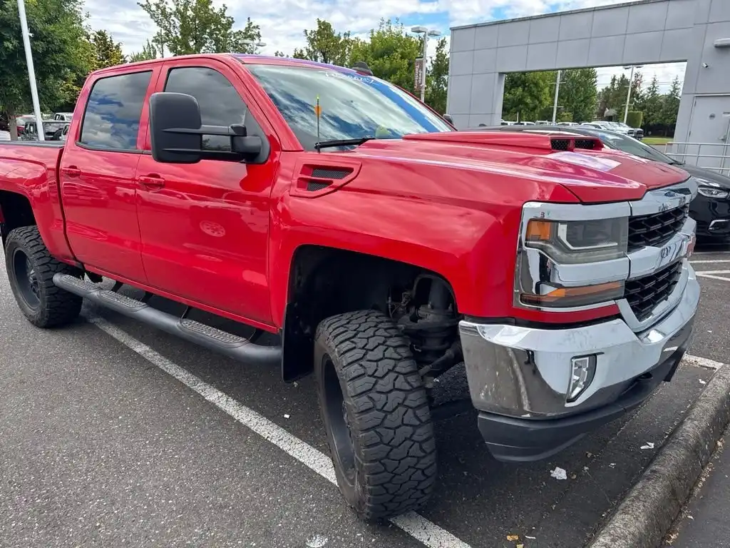 2017 Chevrolet Silverado 1500 LT 4X4 Crew Cab Short Box's photo