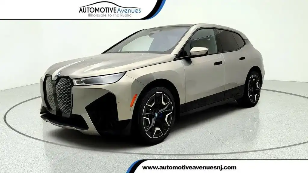 2024 BMW iX xDrive50's photo