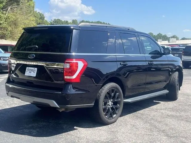 2019 Ford Expedition XLT photo 3