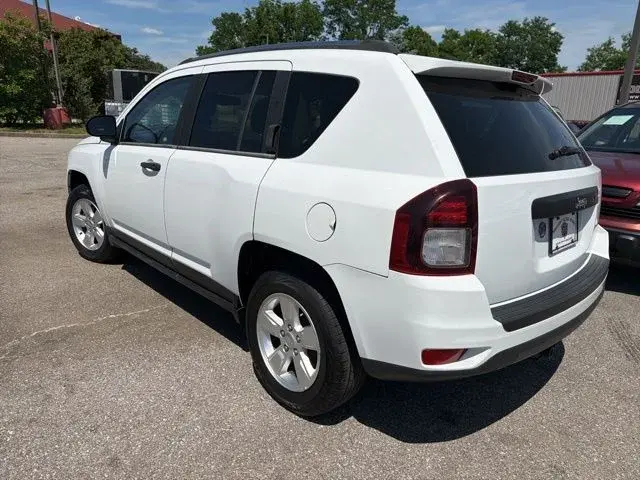 2014 Jeep Compass Sport photo 4