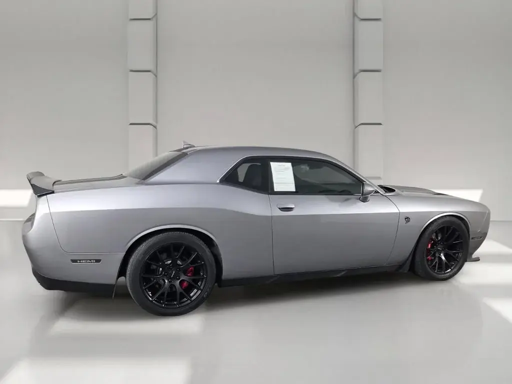 2016 Dodge Challenger SRT Hellcat photo 5