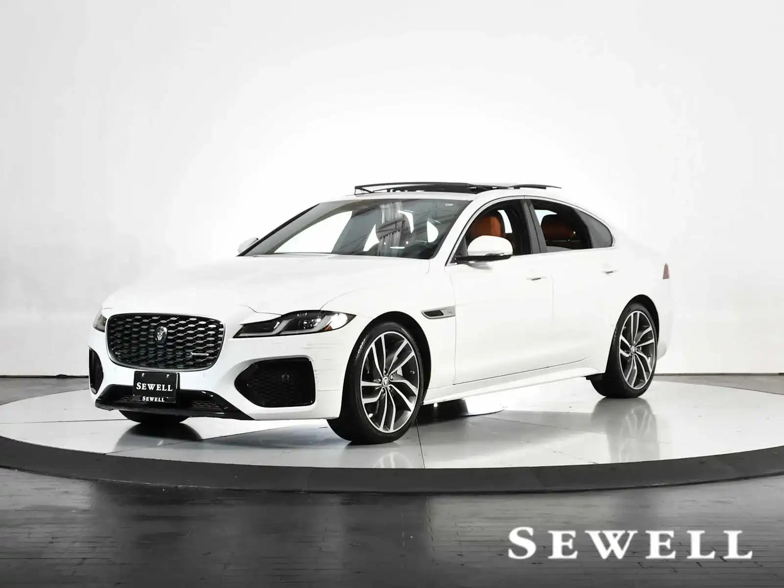 2024 Jaguar XF P300 R-Dynamic SE's photo
