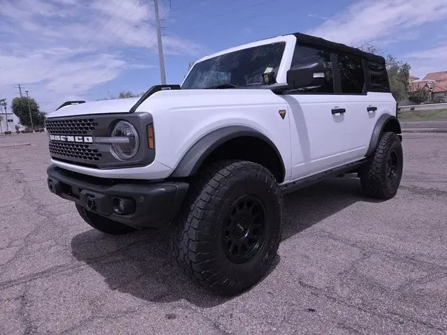 2023 Ford Bronco Badlands 4x4 photo 4