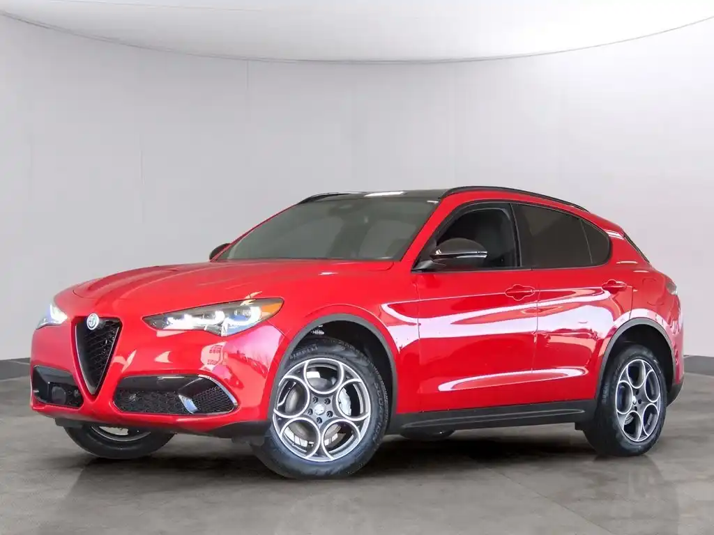 2025 Alfa Romeo Stelvio Stelvio AWD's photo
