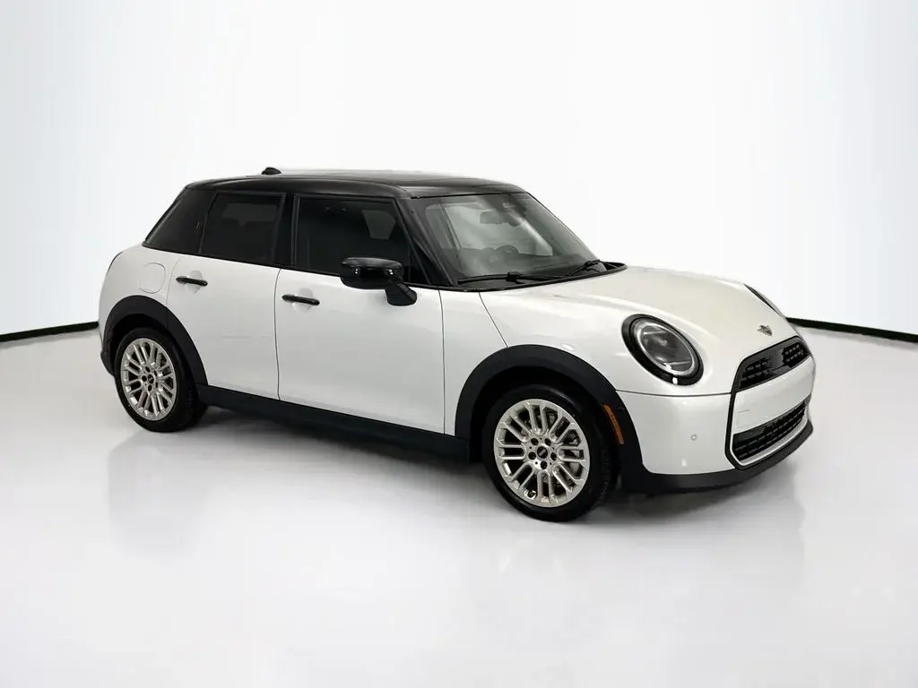 2026 MINI Hardtop undefined photo 4