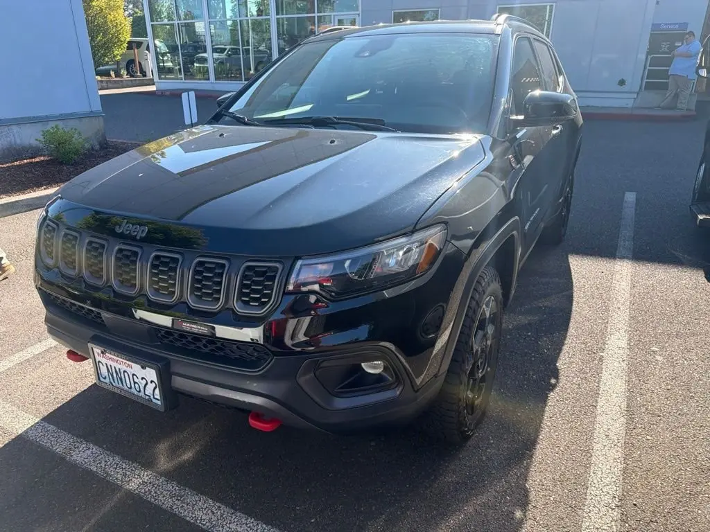 2024 Jeep Compass Trailhawk 4X4 photo 3