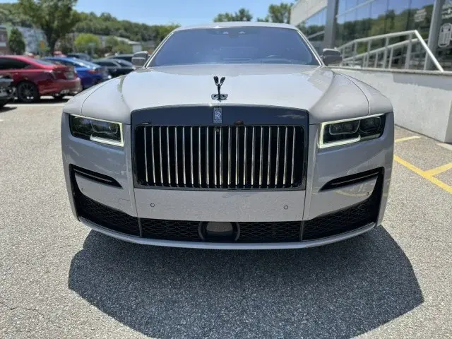 2023 Rolls-Royce Ghost Black Badge photo 3