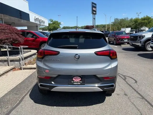 2023 Buick Encore GX Essence AWD photo 5