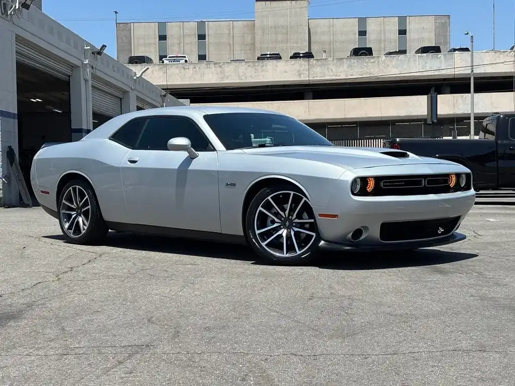 2023 Dodge Challenger R/T's photo