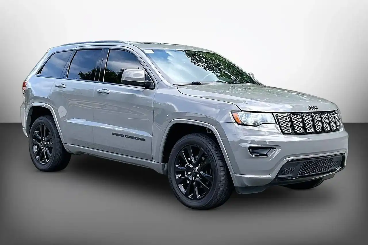 2019 Jeep Grand Cherokee Altitude 4WD's photo