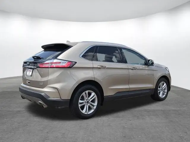 2020 Ford Edge SEL photo 4