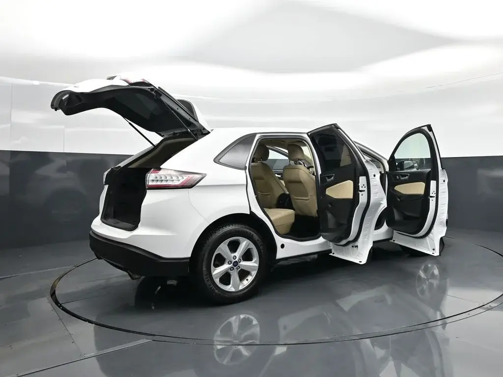 2017 Ford Edge SE photo 5