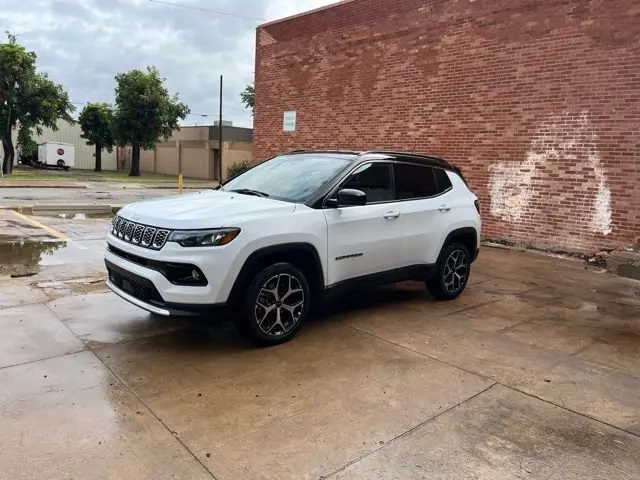 2025 Jeep Compass Limited 4X4 photo 3