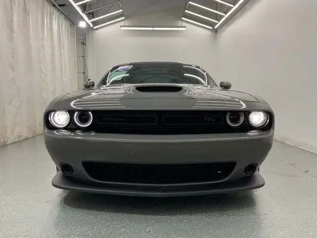 2023 Dodge Challenger R/T photo 3