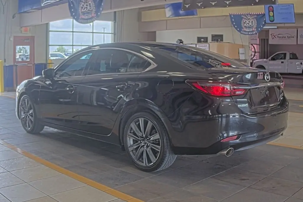 2020 Mazda EZ-6 Touring Auto photo 3