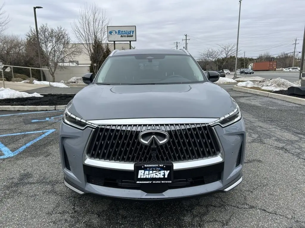 2026 INFINITI QX60 LUXE AWD photo 3