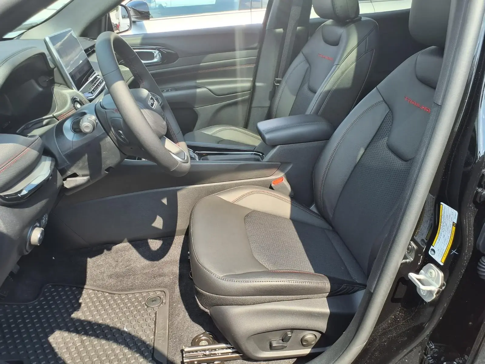 2026 Jeep Compass Trailhawk 4X4 photo 4
