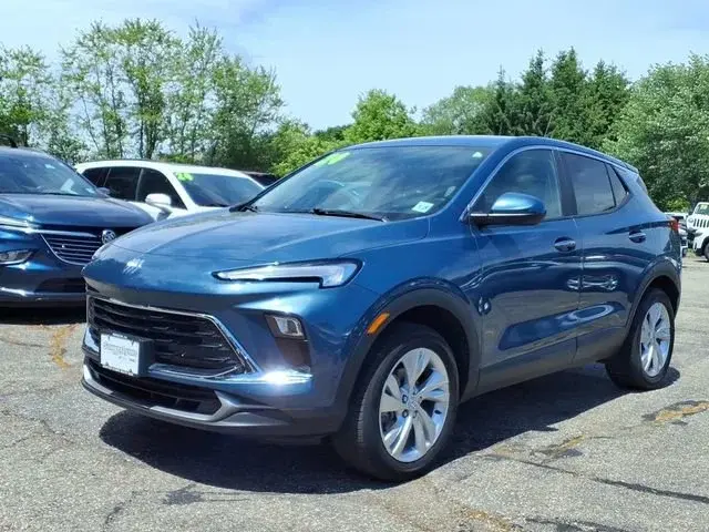 2024 Buick Encore GX Preferred AWD photo 3