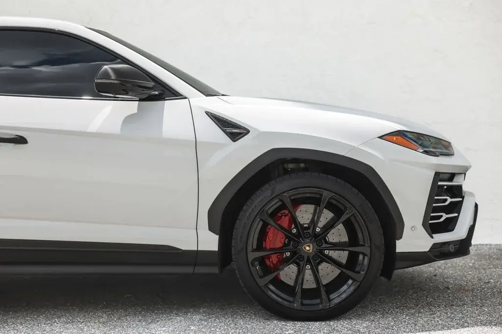 2020 Lamborghini Urus 4.0 V8 photo 4