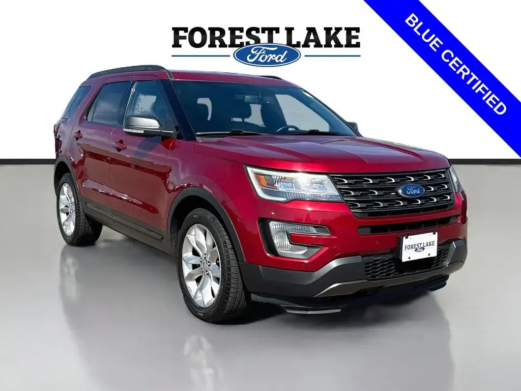 2017 Ford Explorer XLT 4WD photo 1