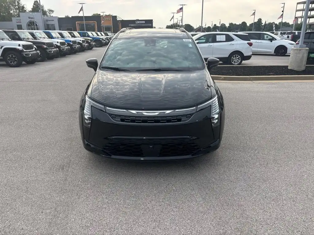 2027 Chrysler Pacifica Limited's photo