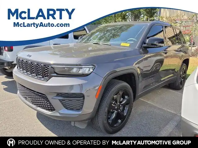 2023 Jeep Grand Cherokee Altitude 4WD's photo