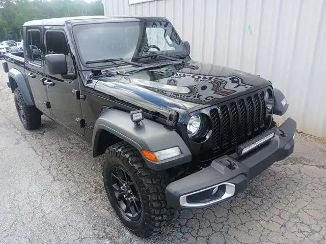 2023 Jeep Gladiator Sport's photo