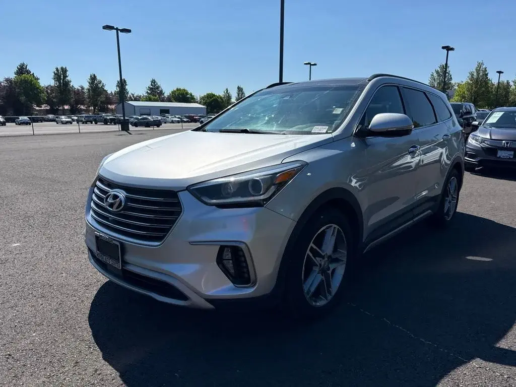 2017 Hyundai Santa Fe Limited Ultimate AWD photo 3