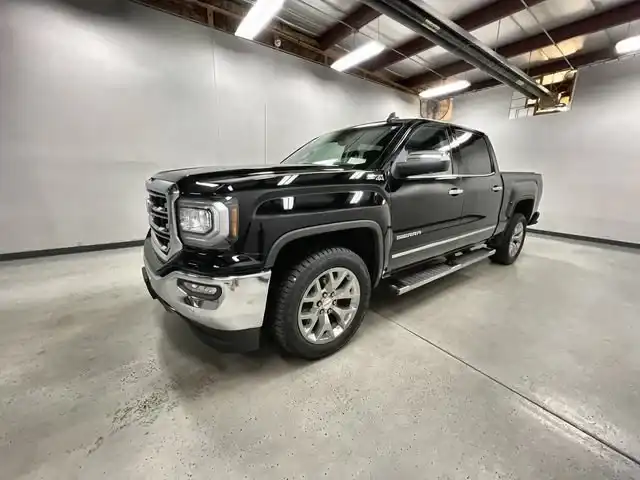 2018 GMC Sierra 4WD Crew Cab Short Box SLT's photo