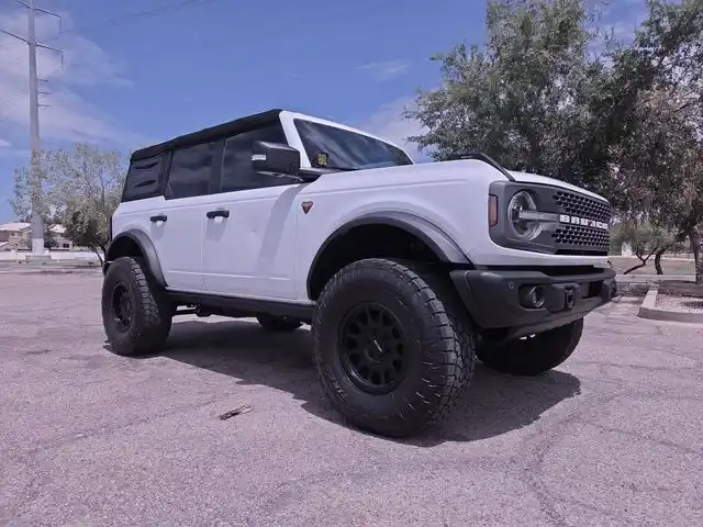 2023 Ford Bronco Badlands 4x4's photo