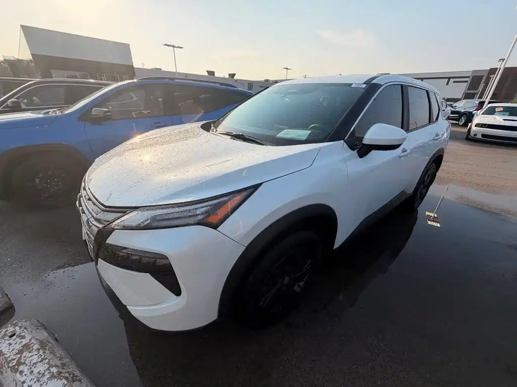 2026 Nissan Rogue SV AWD's photo