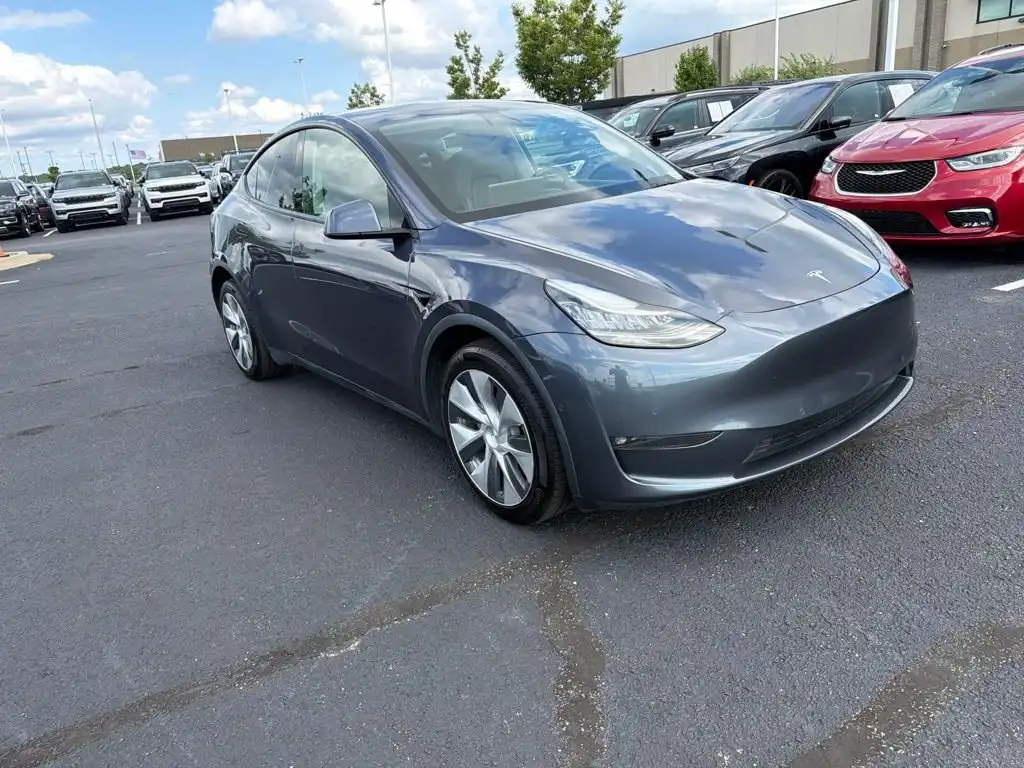 2022 Tesla Model Y Long Range Dual Motor All-Wheel Drive's photo