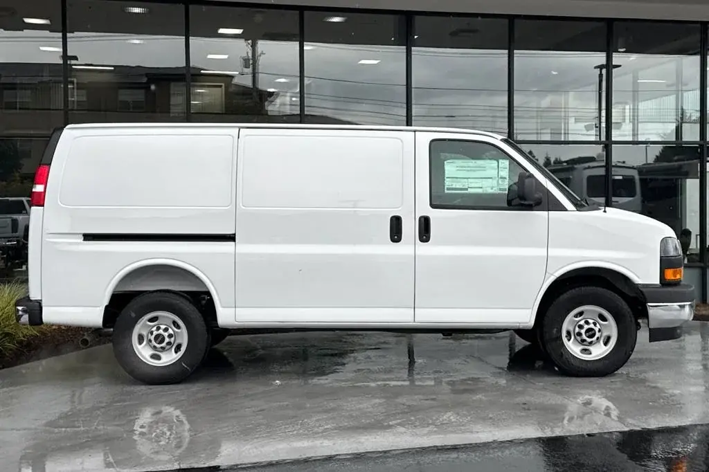 2026 GMC Savana 2500 photo 3